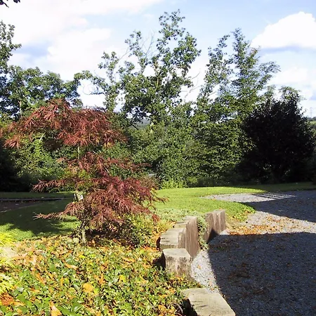 Отель Les Tilleuls Жюпий