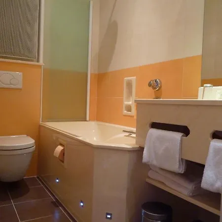 Les Tilleuls Отель 3*